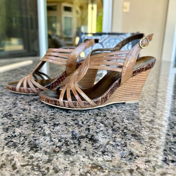 ROMANTIC SOLES Women's Wedge Strappy Sandals Caramel Brown Size 7B - Picture 7 of 14